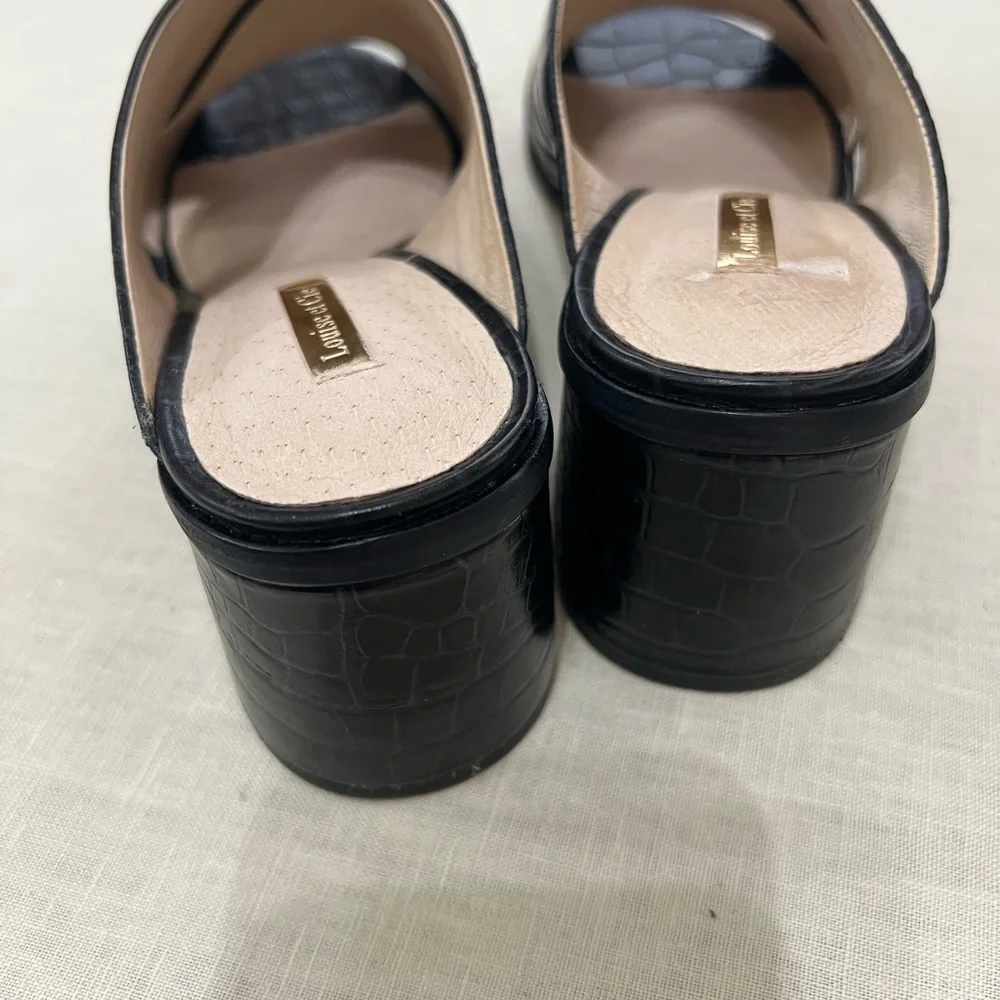 Black Textured Heels with Crocodile Pattern - Picture 5 of 6
